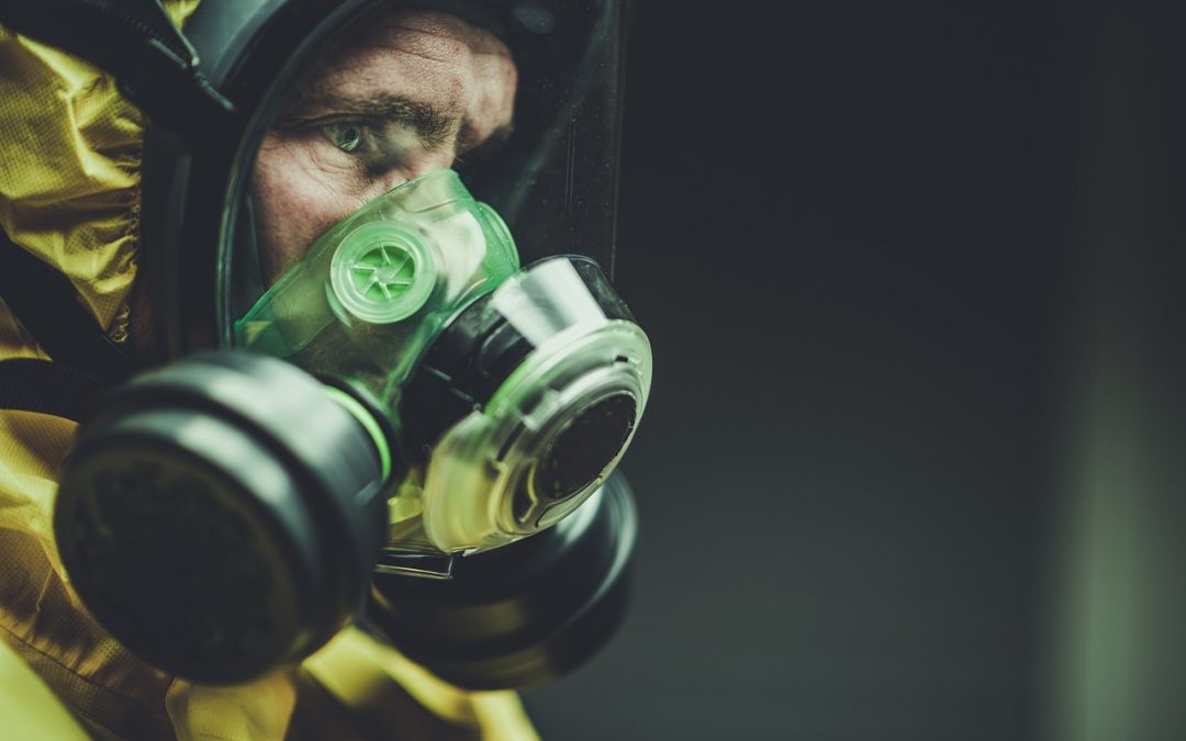 Bersihkan Material Longsor di Lapangan